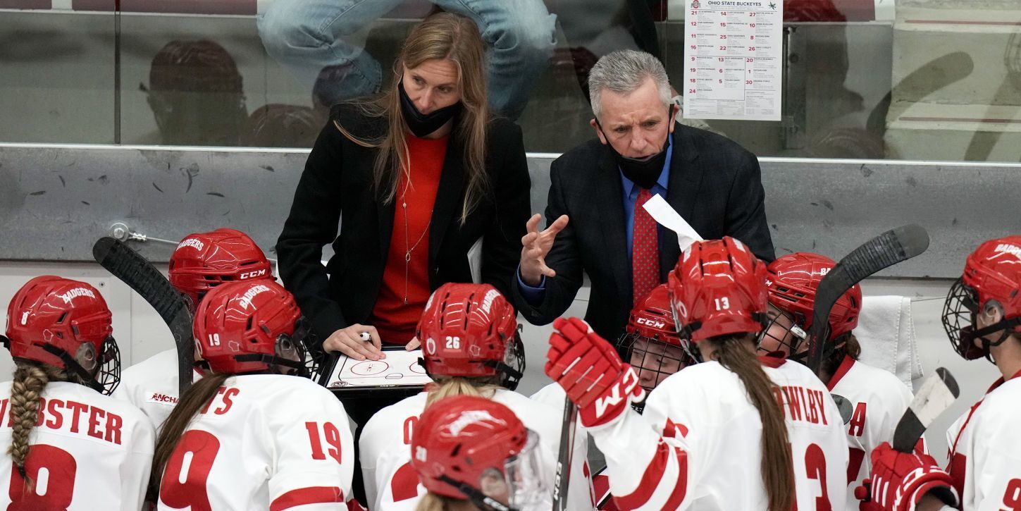 Back in 1st: Daryl Watts scores twice as Wisconsin women's hockey ends road trip with victory at St. Thomas